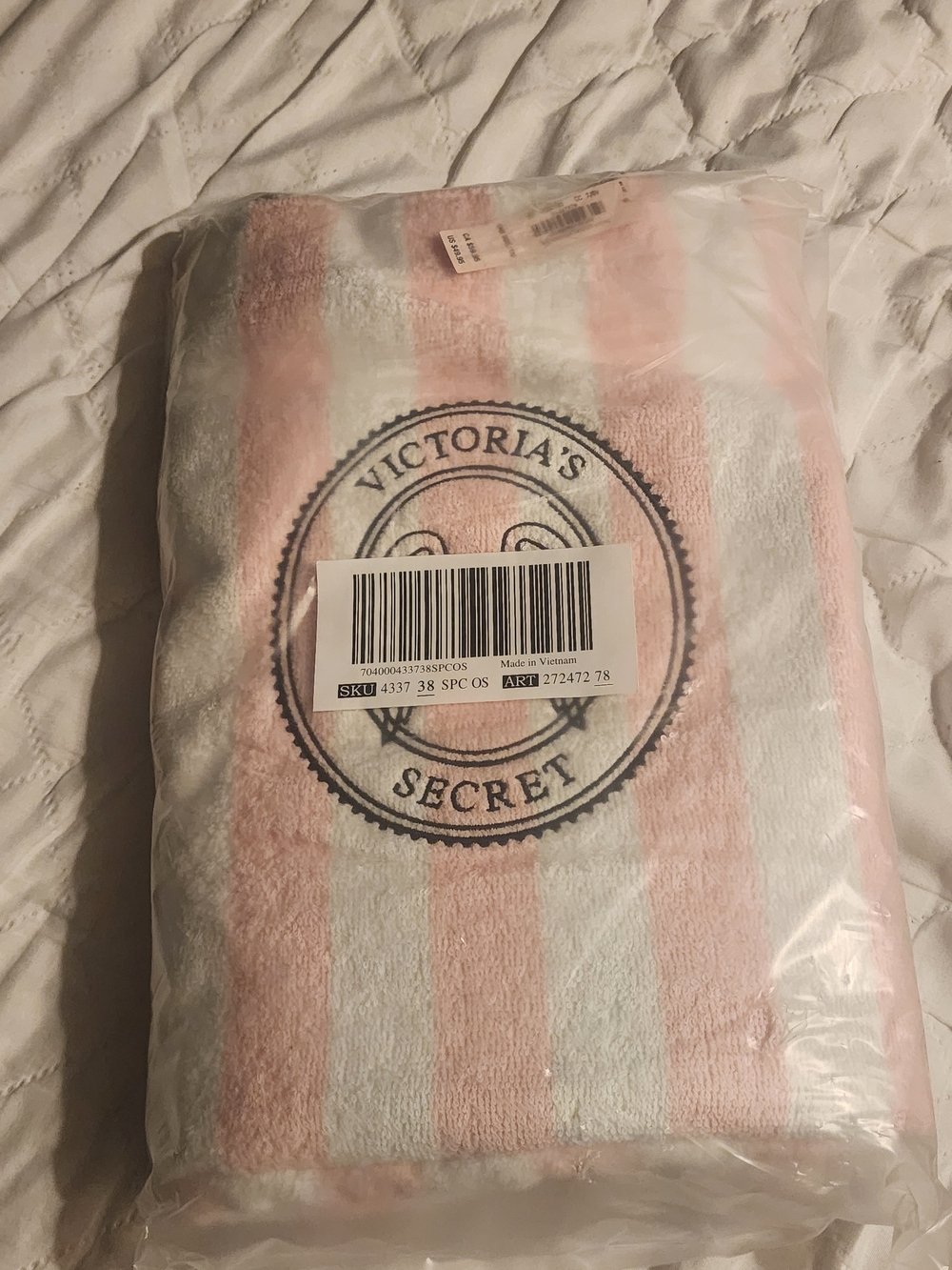Victoria's Secret Pink & White Striped Towel with Winged Logo - Picture 3 of 4